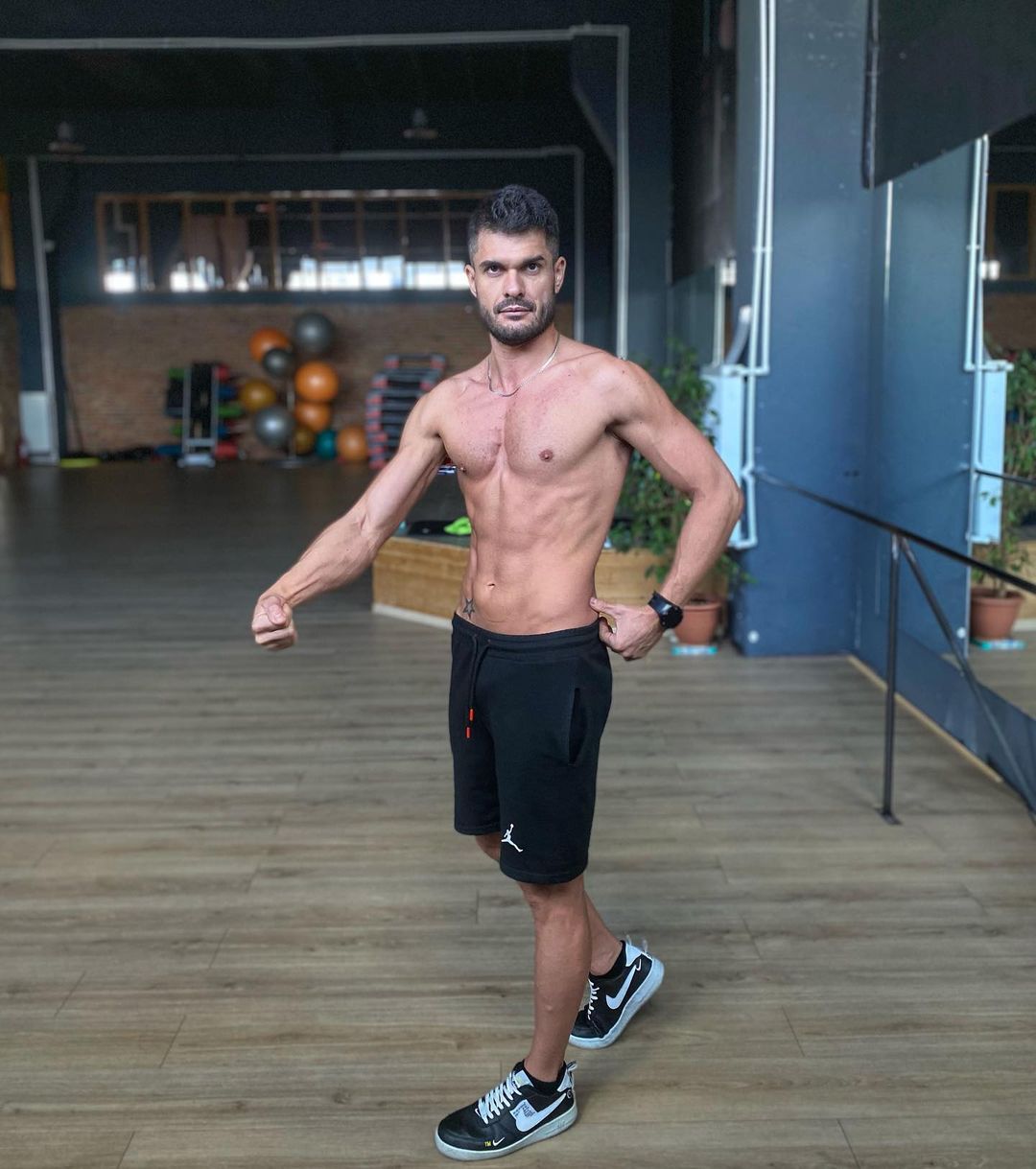 13. danielmanole